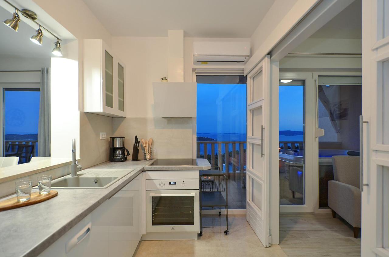 Apartment Elza Трогир Екстериор снимка
