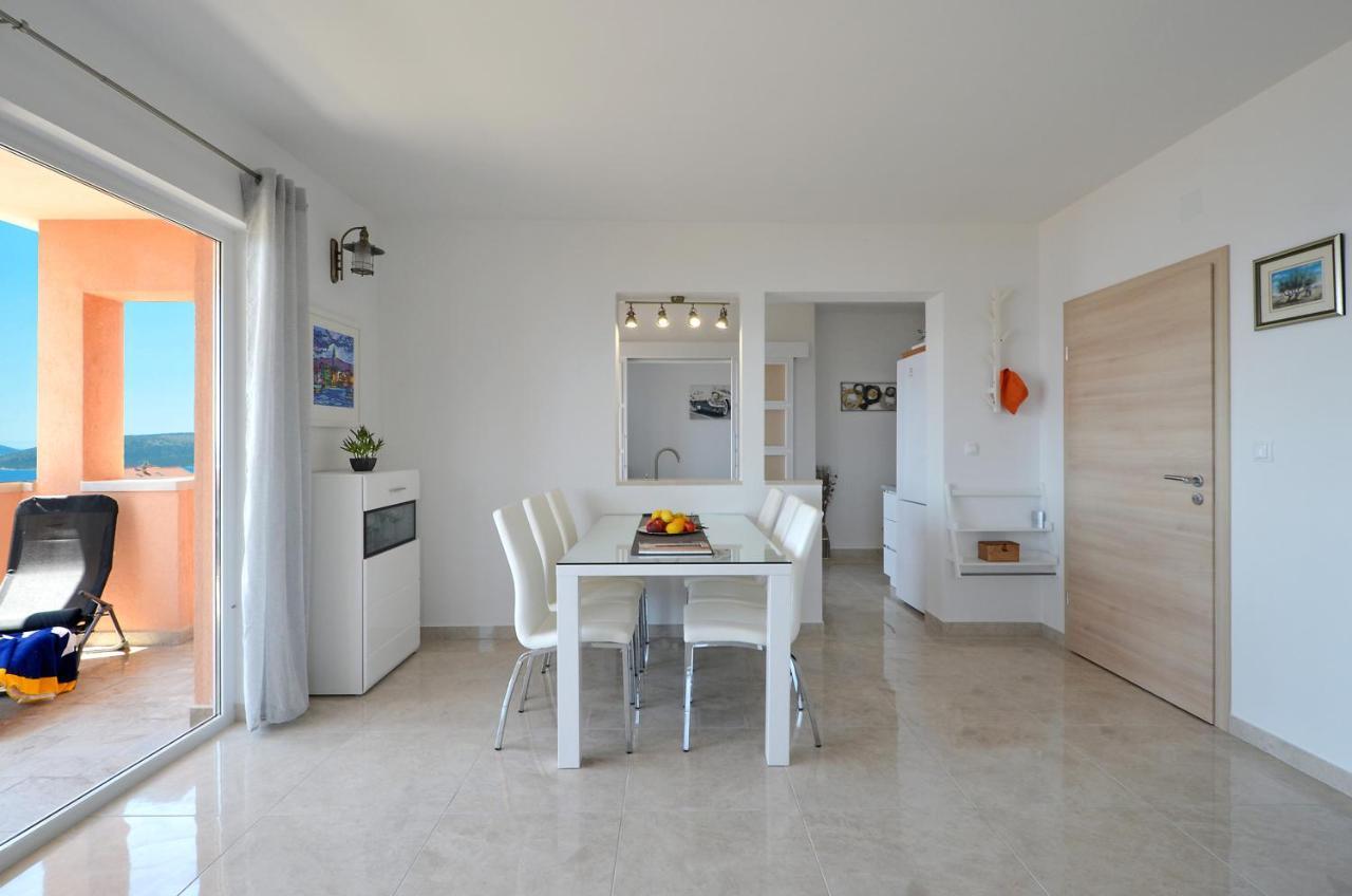 Apartment Elza Трогир Екстериор снимка