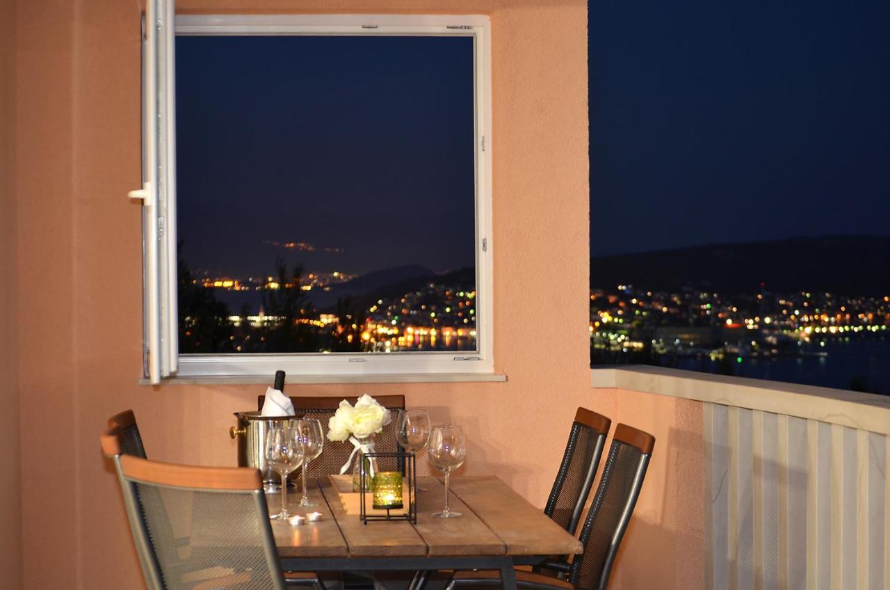 Apartment Elza Трогир Екстериор снимка